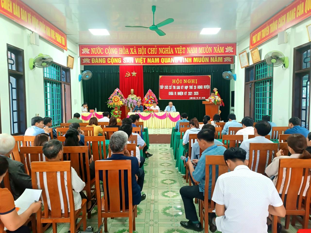 Tổ Đại biểu HĐND huyện tiếp xúc cử tri xã Linh Hải sau kỳ họp thứ 20 HĐND huyện