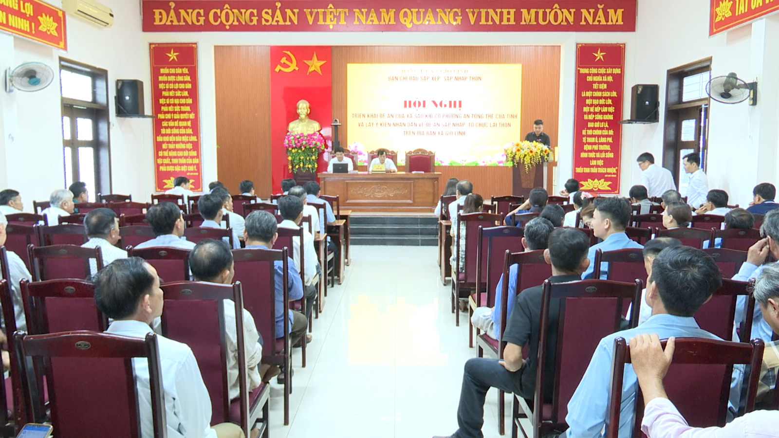 Hội nghị triển khai đề án của xã sau khi có phương án tổng thể của tỉnh và lấy ý kiến nhân dân về...