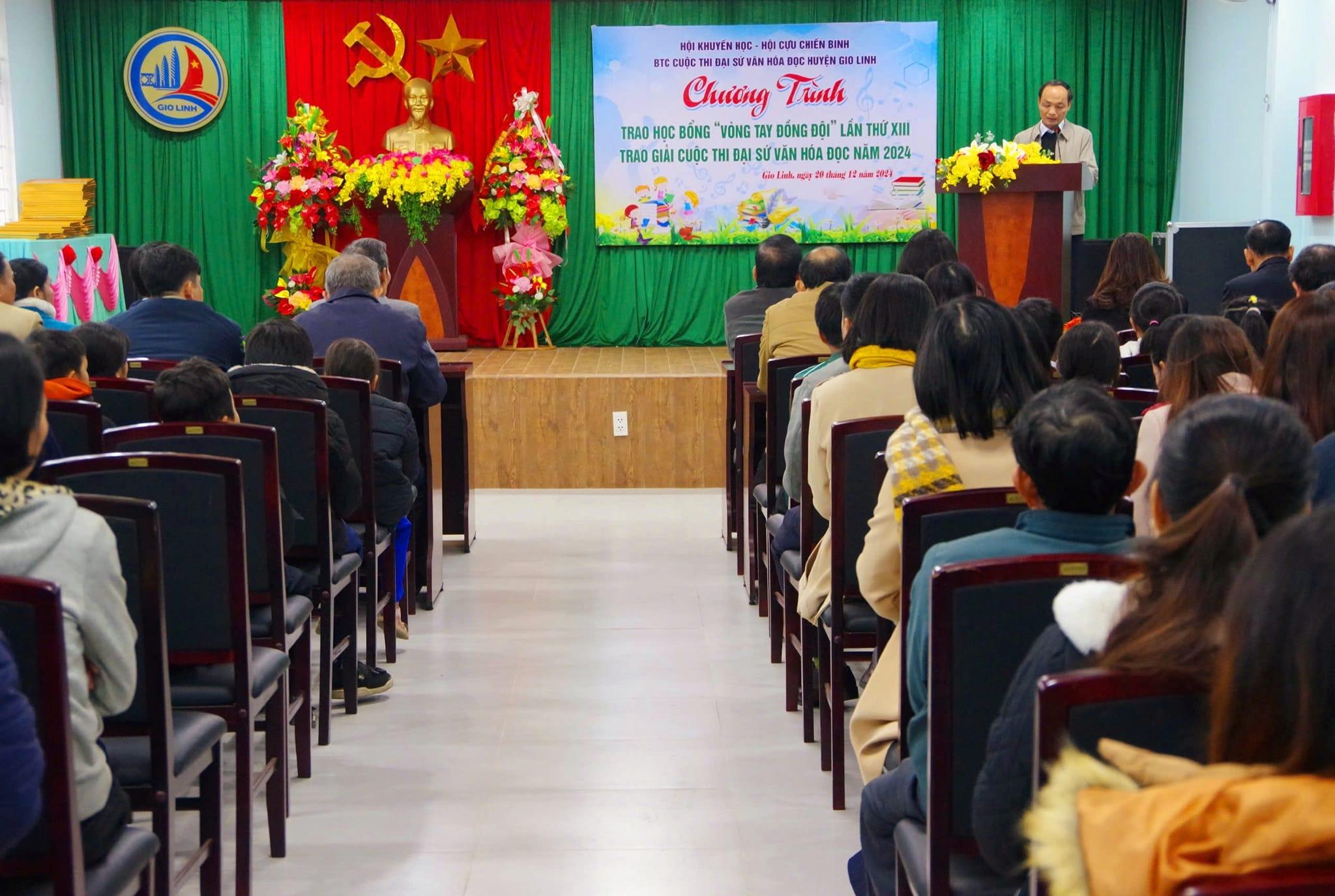 Chương trình trao học bổng “Vòng tay đồng đội” lần thứ XIII và trao giải thưởng cuộc thi Đại sứ...